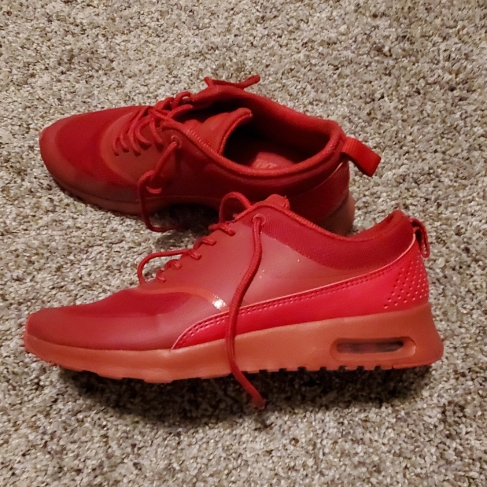 NIKE Women's All Red Athletic Sneakers